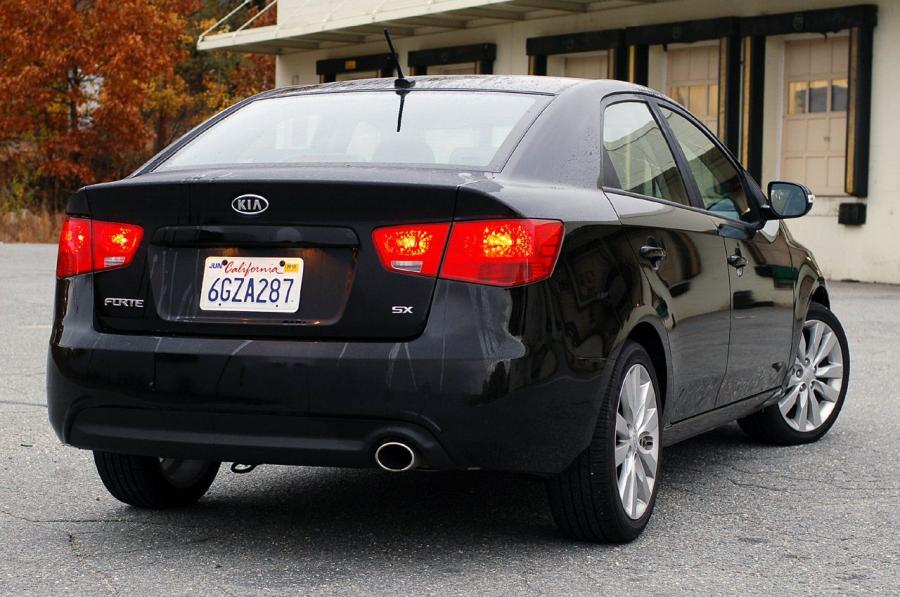  Kia Forte SX 2010 года  (фото 25 из 48)